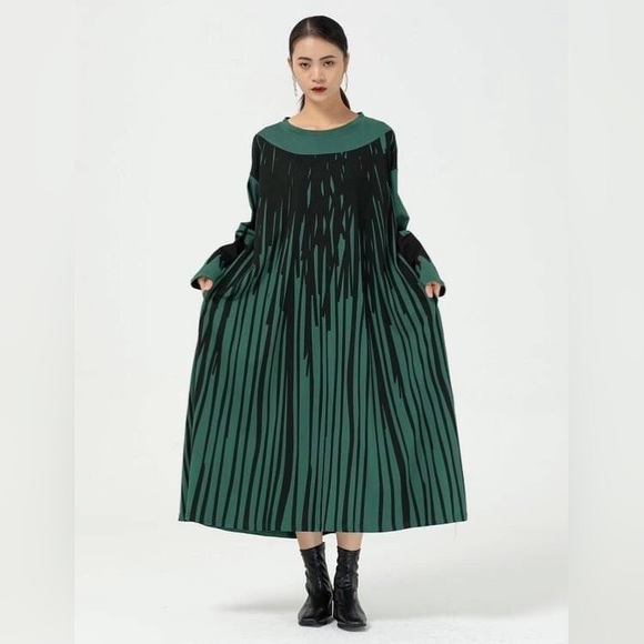 Dresses & Skirts - Dress 3824